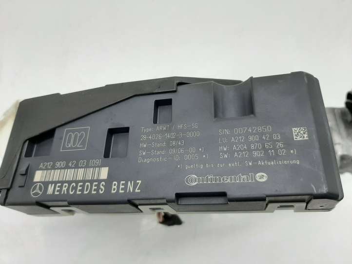 Mercedes-Benz C W204 (2007 - 2014)  A2128203542 Притягиватель задней крышки