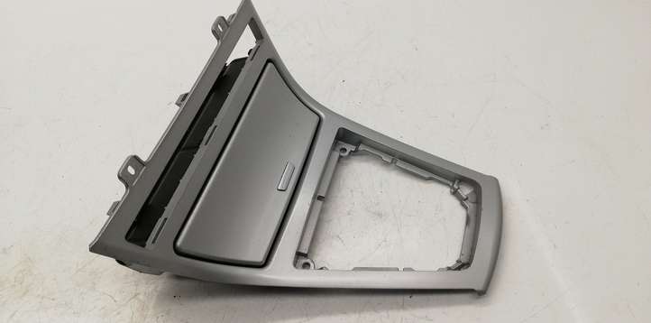 BMW X3 E83 (2003 - 2010)  3411706 Рамка рычага переключения передач