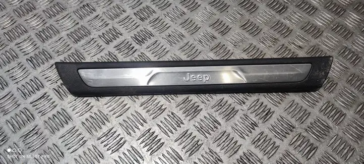 Jeep Grand Cherokee (2010 - 2021) 1NC80DX9AB Внутренняя отделка переднего порога — фото 1