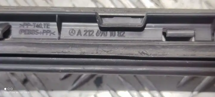 Mercedes-Benz E W212 (2009 - 2016) A2126901082 Накладка стоек лобового стекла — фото 2