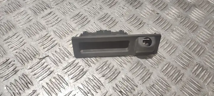BMW X5 F15 (2013 - 2017) 14476910 Ручка крышки багажника — фото 1