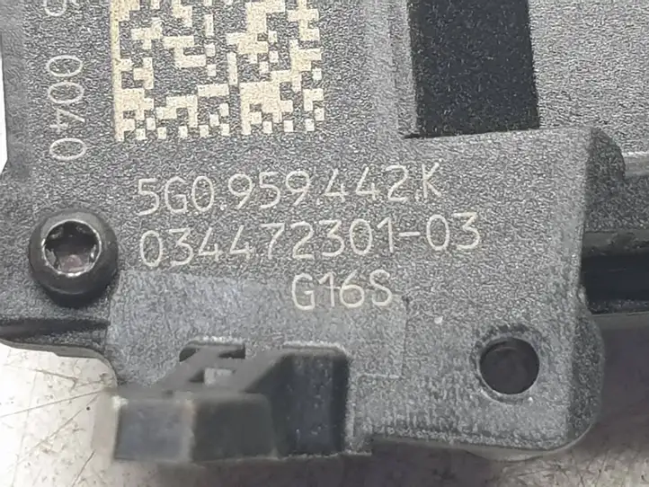 Volkswagen PASSAT B8 (2015 - ) 5G0959442K Кнопки на рулевом колесе — фото 2