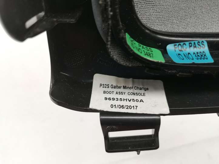 Nissan Qashqai (2013 - 2017)  96935HV50A Рамка рычага переключения передач