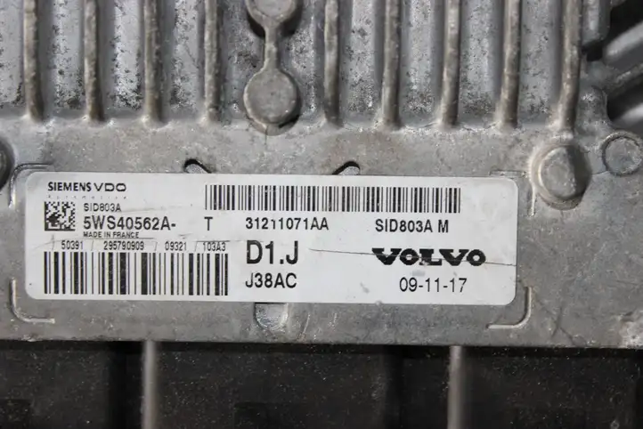 Volvo V50 (2004 - 2008) 31211071AA Блок управления двигателем (ЭБУ) — фото 3