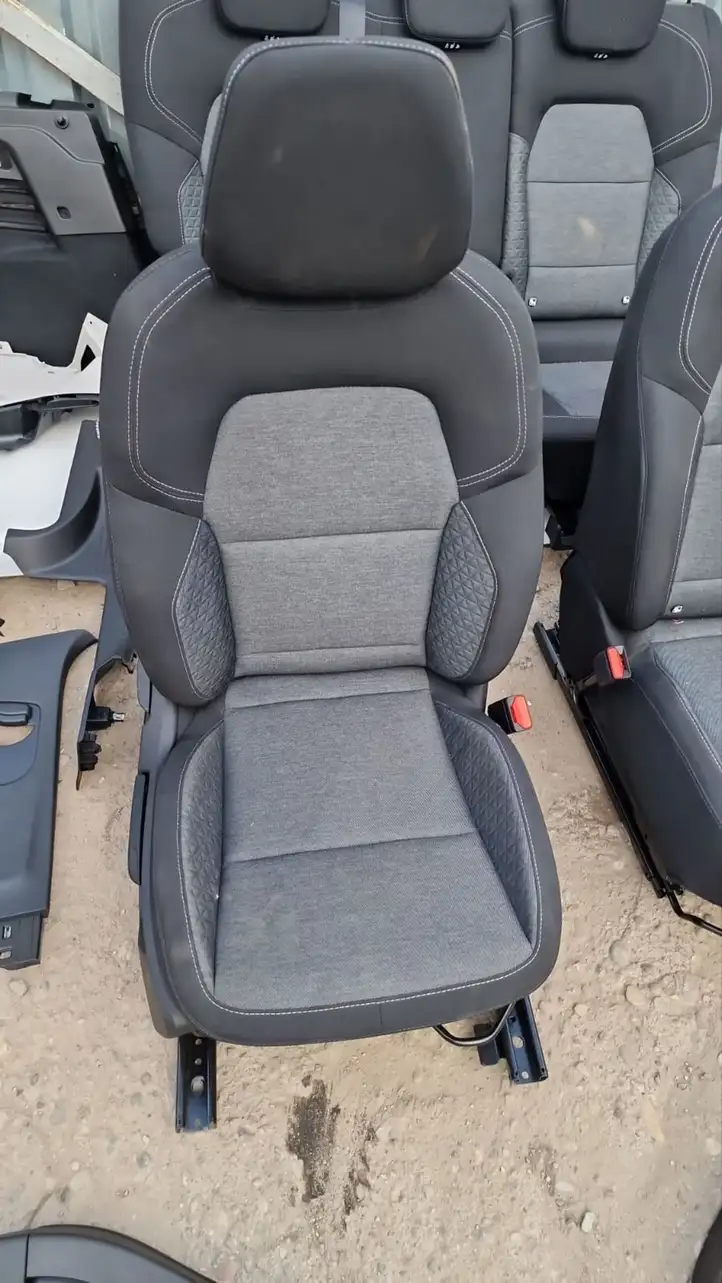 Renault Captur II (2020 - ) Комплект салона — фото 6
