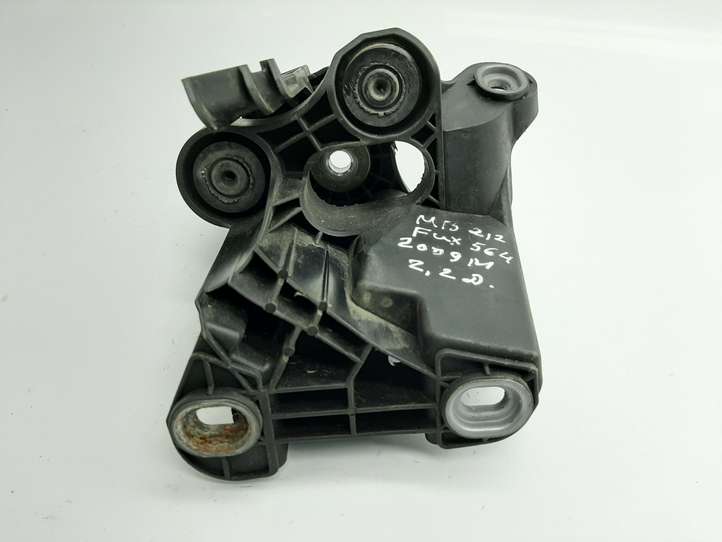Mercedes-Benz E W212 (2009 - 2016)  A2124300410 Кронштнйн блока ABS
