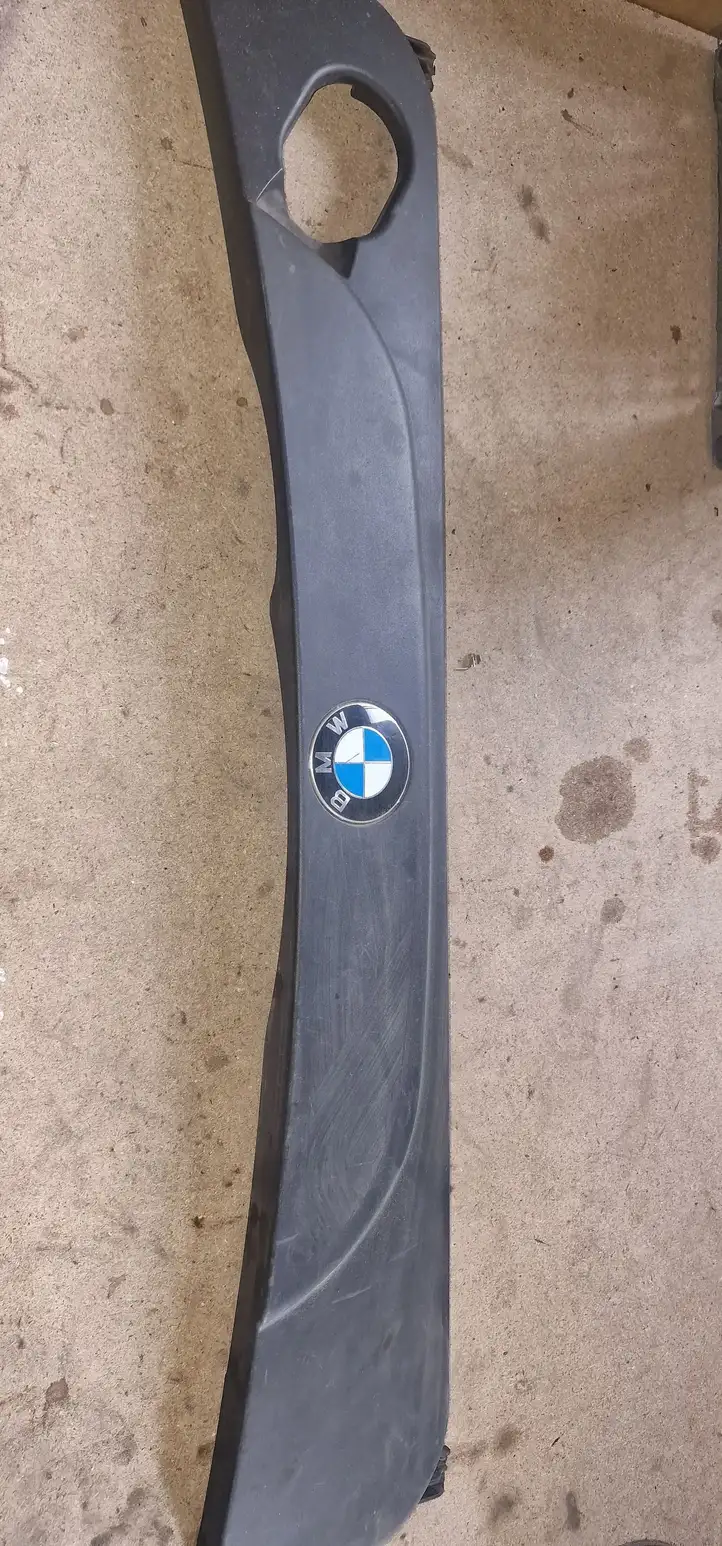 BMW 5 E60 E61 (2004 - 2010) 11147801282 Крышка двигателя декоративная — фото 1