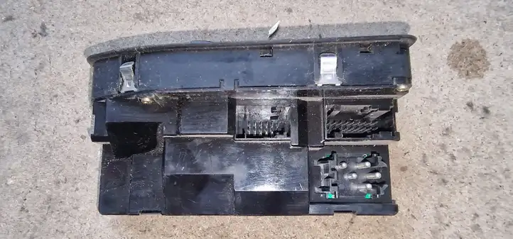 BMW 5 E39 (1996 - 2003) 6904306 Кнопка стеклоподъемников — фото 3