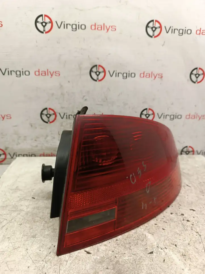 Audi A4 S4 B7 8E 8H (2004 - 2009) 96503702 Задний фонарь в кузове — фото 1