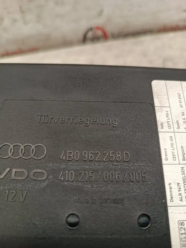 Audi A6 S6 C5 4B (2001 - 2004) 4B0962258D Модуль комфорта — фото 3