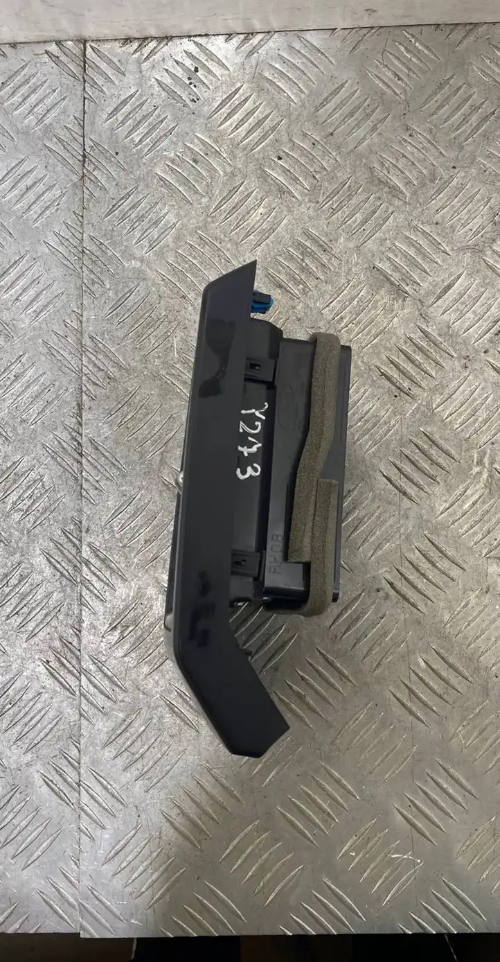 Ford F150 (2014 - 2018) FL3B19893AA Боковой воздушный дефлектор — фото 3