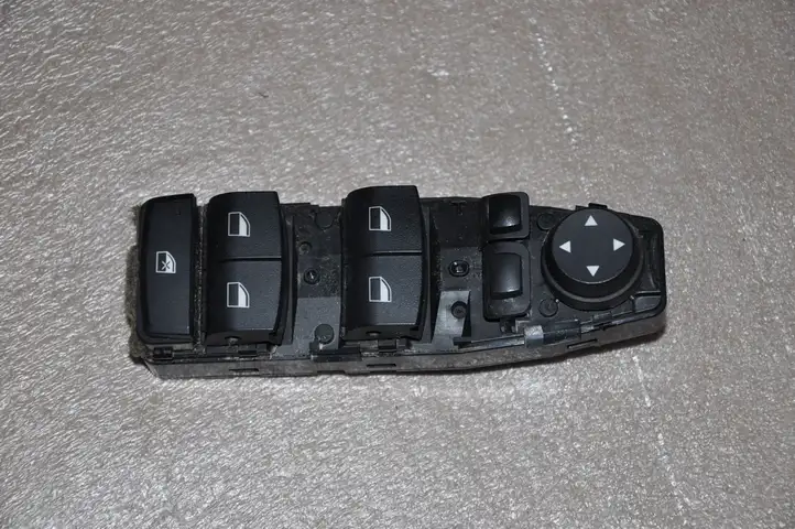 BMW 5 F10 F11 (2009 - 2016) 9241955 Блок кнопок стеклоподъемников — фото 1
