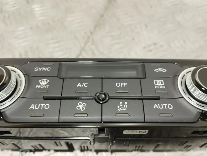 Audi A8 S8 D4 4H (2013 - 2017) 4H0820043P Кнопка кондиционера — фото 4