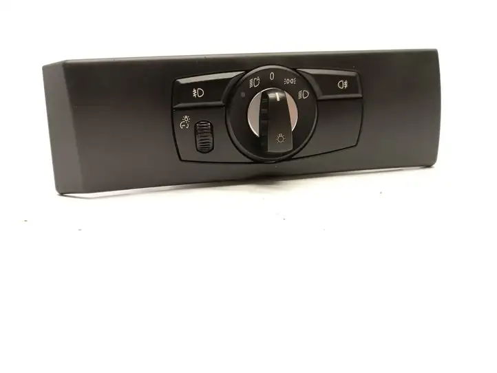 BMW 5 E60 E61 (2004 - 2010) 6988565 Включатель фонарей — фото 1
