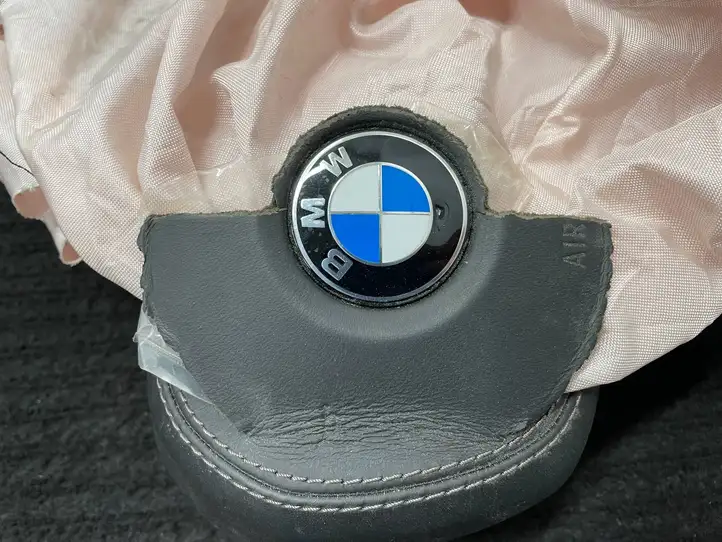 BMW 5 G30 G31 (2016 - ) 0589P1000973 Подушка безопасности руля — фото 4
