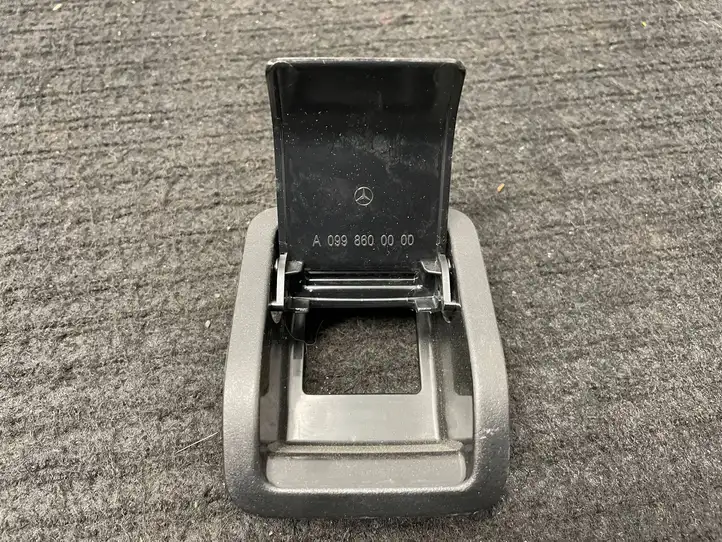 Mercedes-Benz E W238 (2017 - ) A0998600000 Заглушка ISOFIX — фото 2