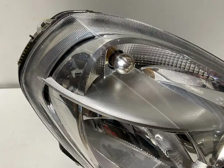 Lancia Ypsilon (2006 - 2011) 51786653 Передняя фара — фото 7