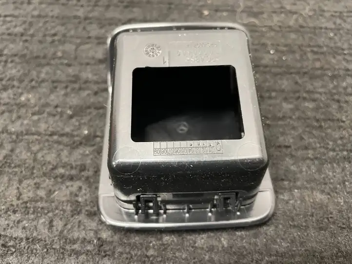 Mercedes-Benz E W238 (2017 - ) A0998600000 Заглушка ISOFIX — фото 4