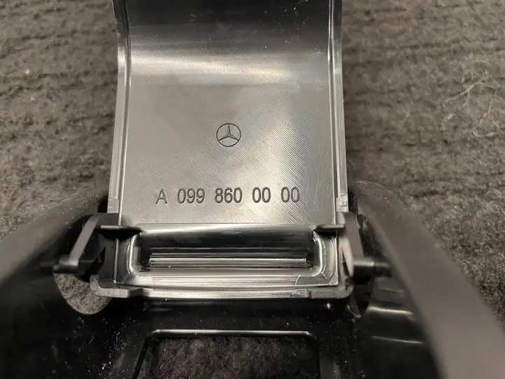 Mercedes-Benz E W238 (2017 - ) A0998600000 Заглушка ISOFIX — фото 5