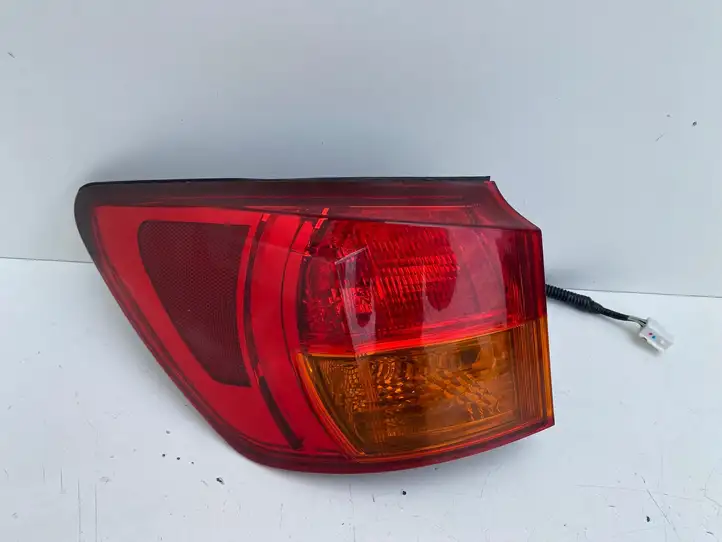 Lexus IS 220D-250-350 (2005 - 2010) Задний фонарь в кузове — фото 1