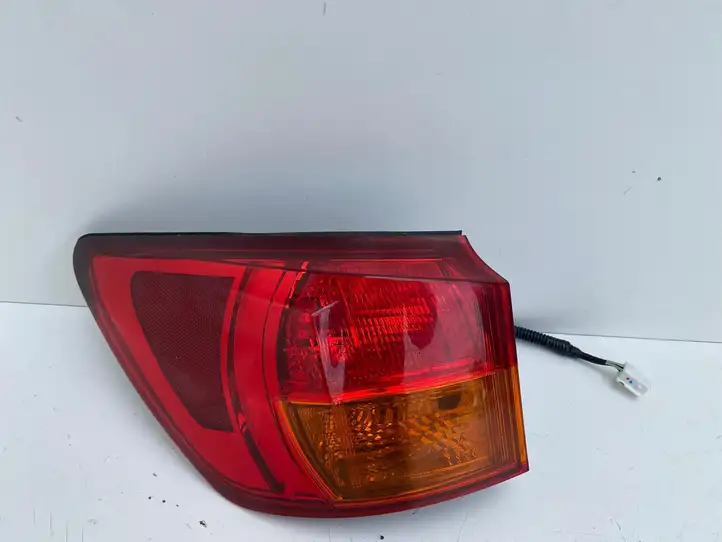 Lexus IS 220D-250-350 (2005 - 2010) Задний фонарь в кузове — фото 2