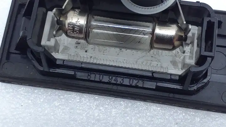 Audi A5 8T 8F (2007 - 2011) 8T0943021 Подсветка номера — фото 2