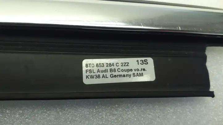 Audi A5 8T 8F (2007 - 2011) 8T0853284C Накладка стекла передней двери — фото 3