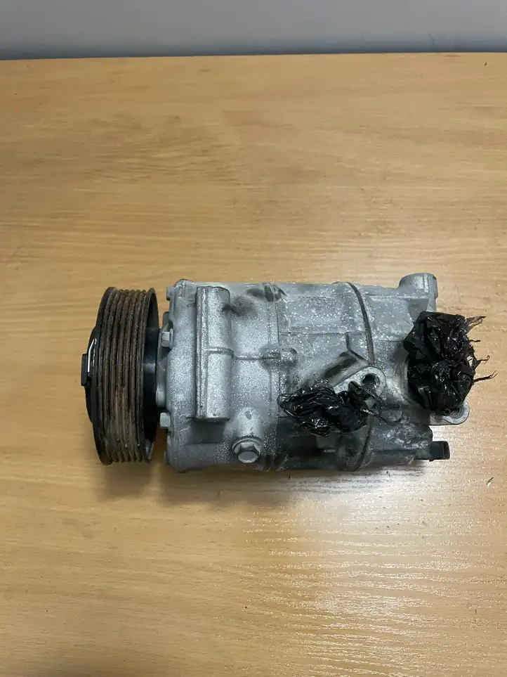 Volkswagen Tiguan (2007 - 2011) 5C0820803G Компрессор (насос) кондиционера воздуха — фото 3