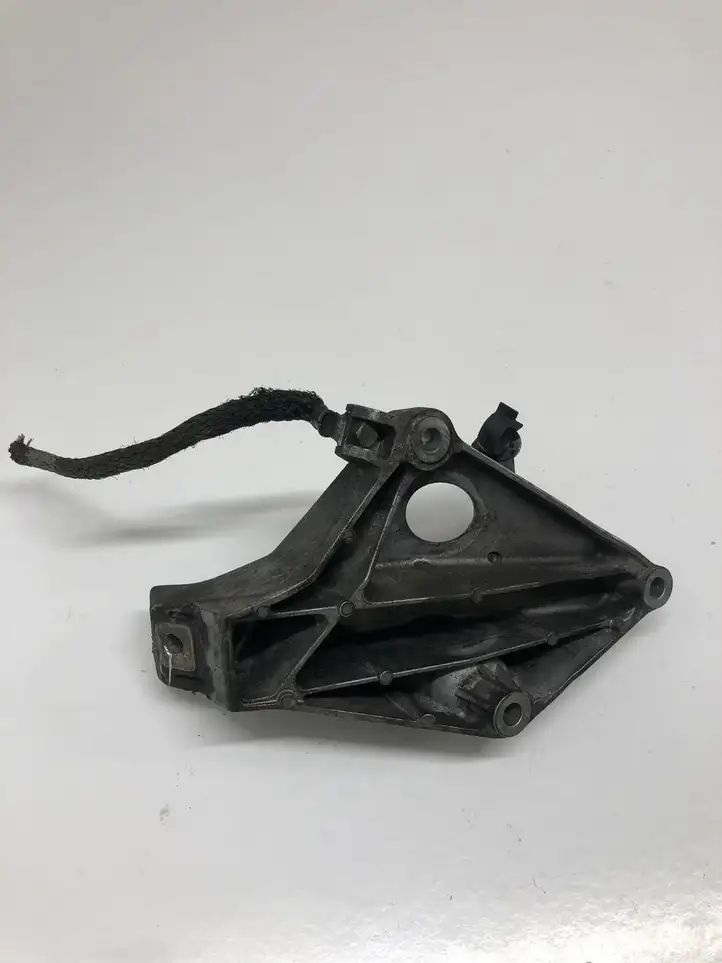 BMW 1 E81 E87 (2004 - 2011) 6775041 Кронштейн двигателя — фото 3