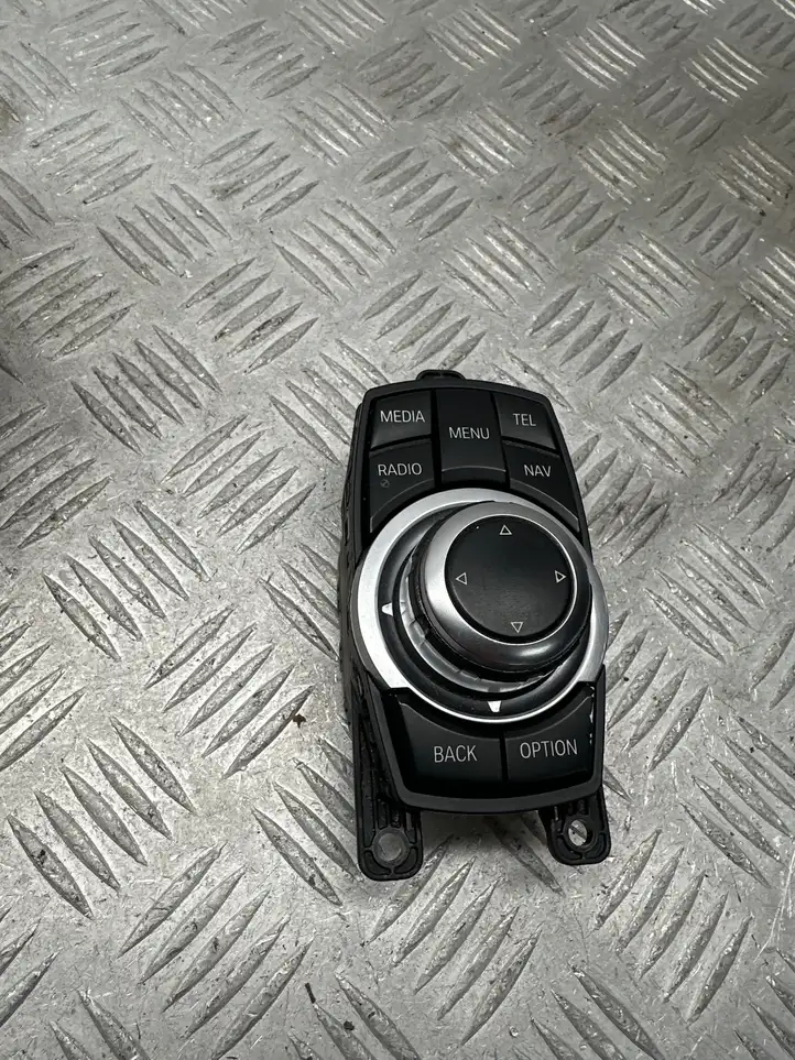 BMW 3 F30 F35 F31 (2012 - 2018) 9267955 Контроллер мультимедийной системы — фото 1