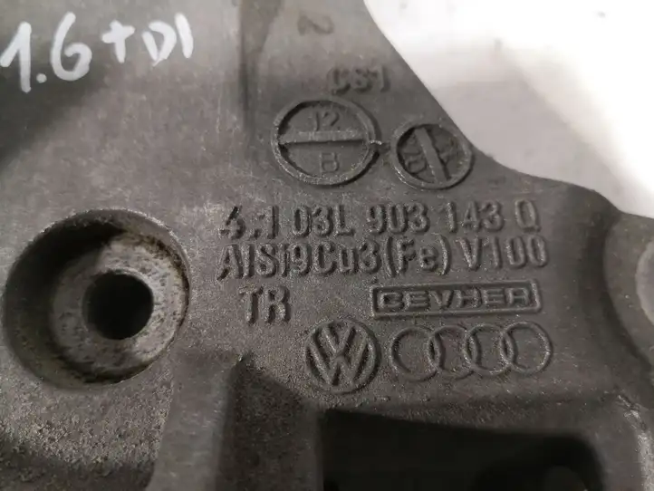 Volkswagen Jetta VI (2011 - 2018) 03L903143Q Кронштейн генератора — фото 5
