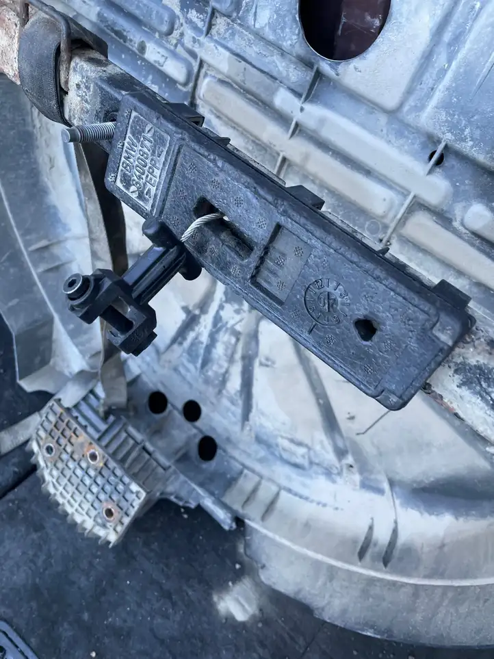 BMW X3 E83 (2003 - 2010) 3428665 Кронштейн запасного колеса — фото 6