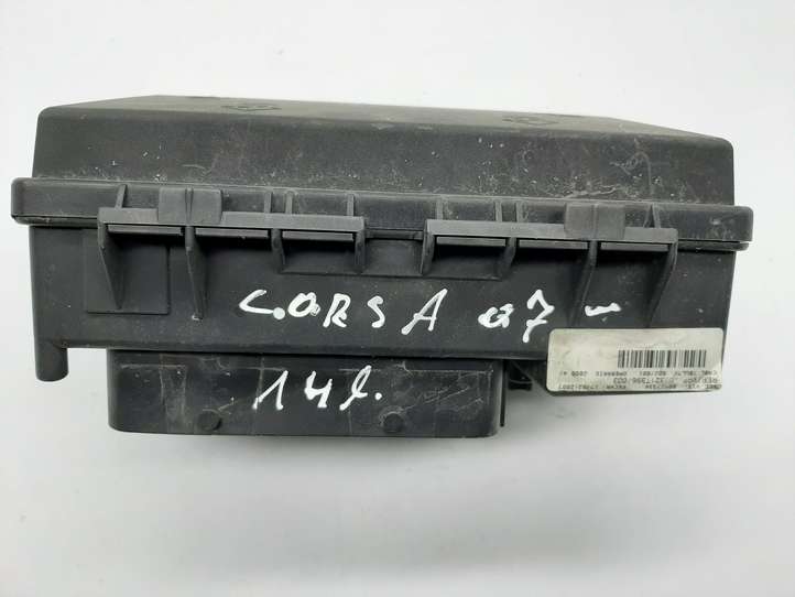 Opel Corsa D (2006 - 2010)  013217396 Блок монтирования реле