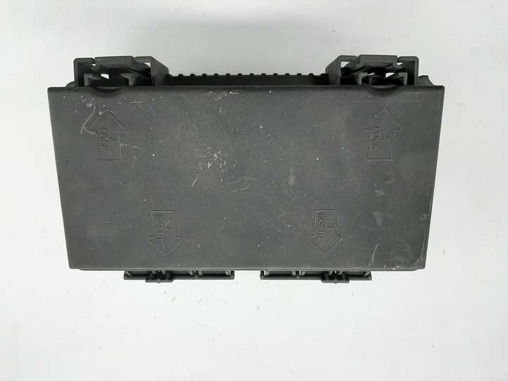 Opel Corsa D (2006 - 2010)  013217396 Блок монтирования реле