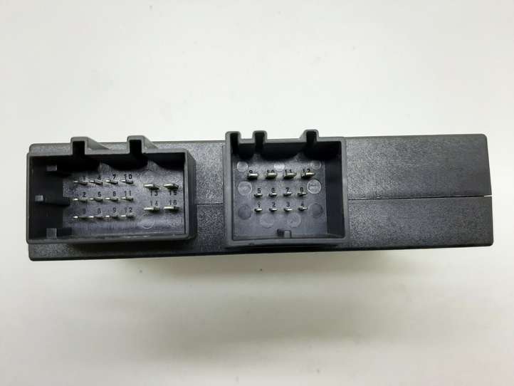 Audi A3/S3 8P (2003 - 2005)  8P0907383 Блок управления крюка для прицепа