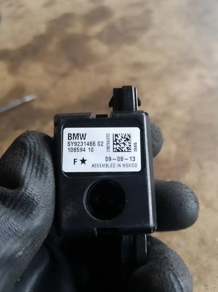 BMW 3 F30 F35 F31 (2012 - 2018) 9231466 Усилитель антенны — фото 5