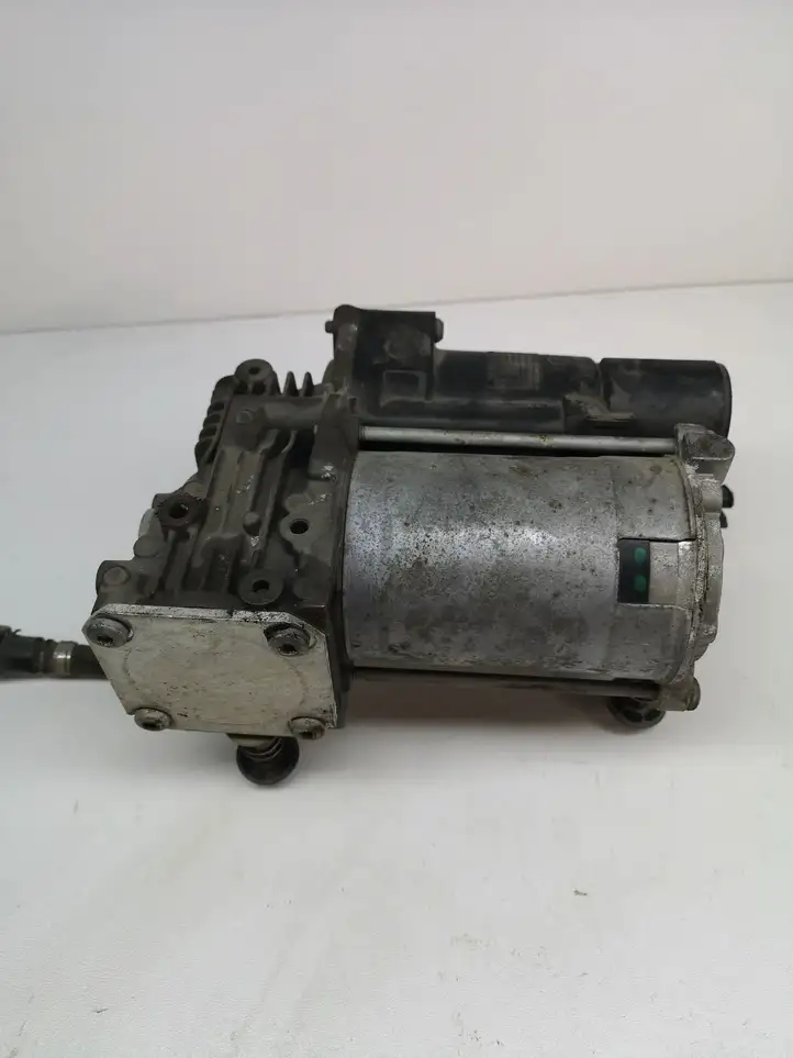 BMW X5 E70 (2006 - 2013) 8081301546 Компрессор пневмоподвески — фото 1