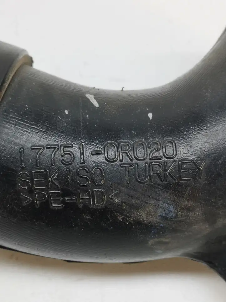 Toyota Auris 150 (2006 - 2012) 177510R020 Детали воздухозаборника — фото 2