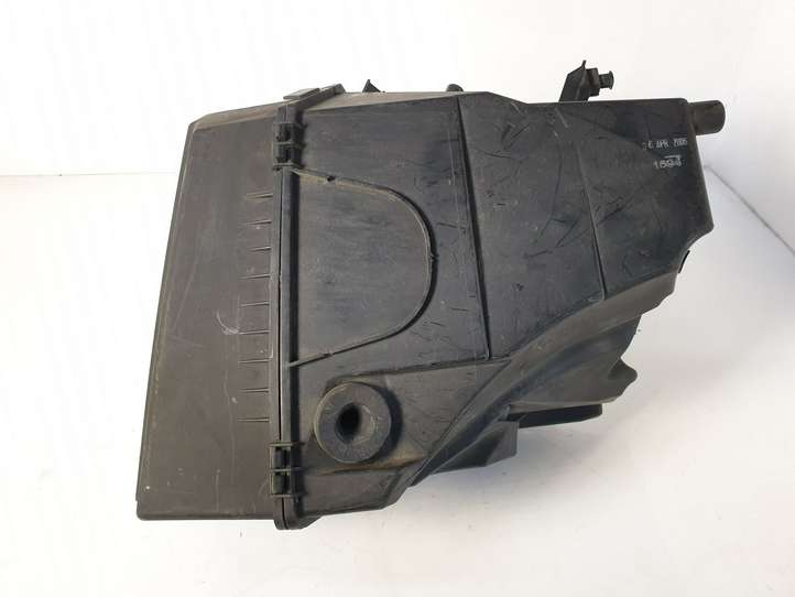 Audi A6 (2004 - 2008)  4F0133835M Воздушный фильтр