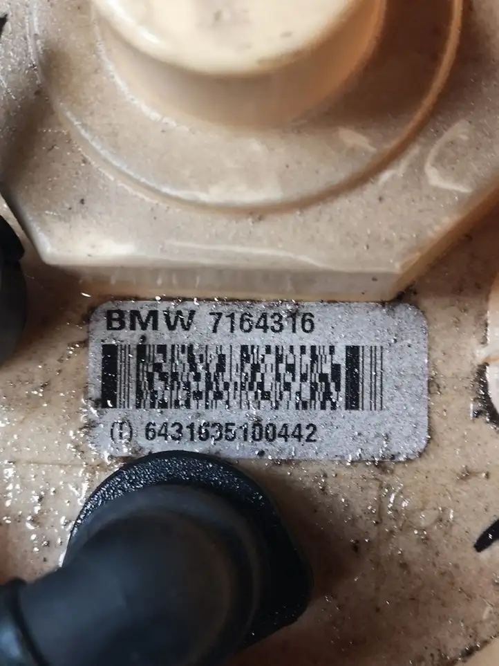 BMW X5 E70 (2006 - 2013) 7164316 Датчик уровня топлива — фото 2