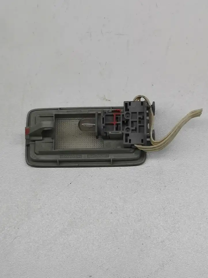 Toyota Auris 150 (2006 - 2012) 8134030100 Передняя подсветка — фото 3
