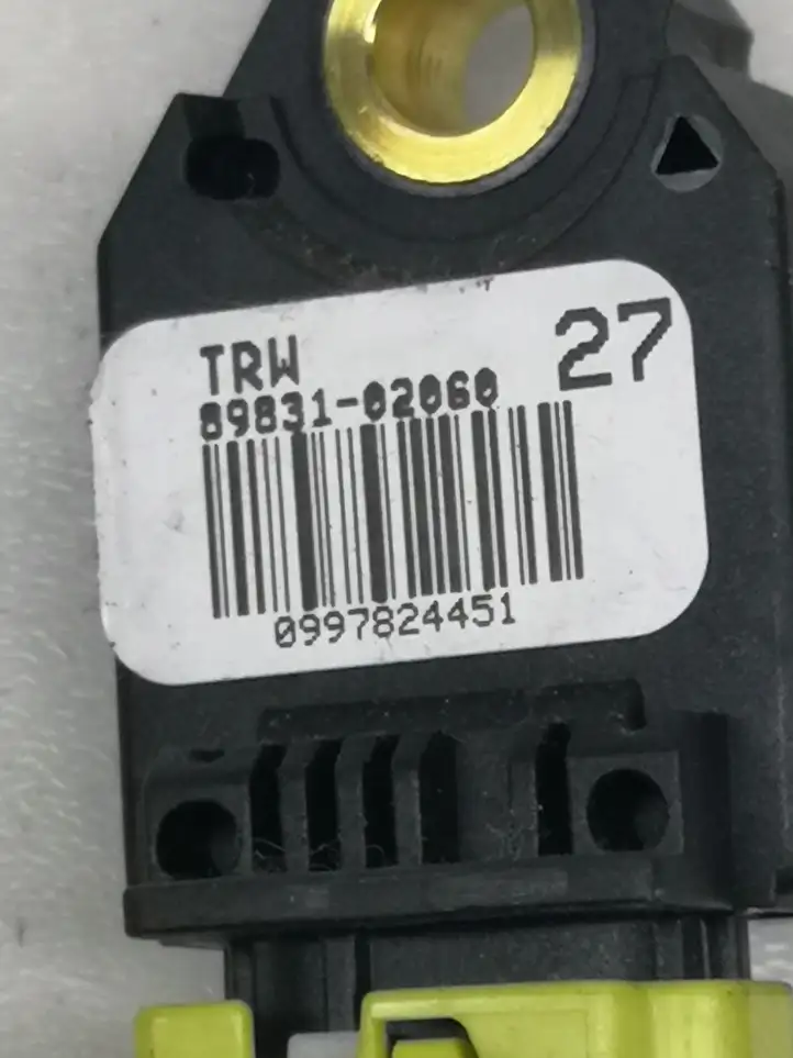 Toyota Auris 150 (2006 - 2012) 8983102060 Датчик удара SRS — фото 2