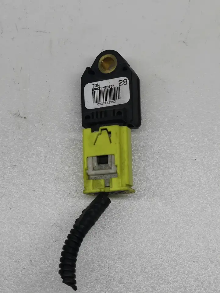 Toyota Auris 150 (2006 - 2012) 8983102080 Датчик удара SRS — фото 1