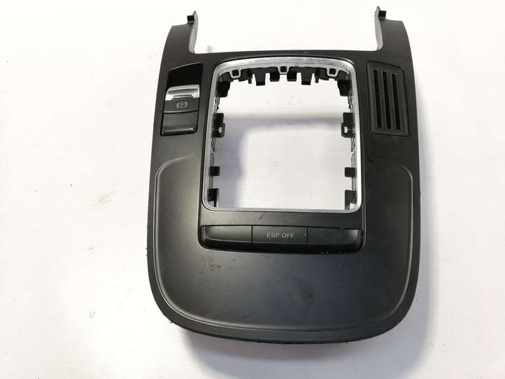 Audi A4 (2007 - 2011)  8K0864261 Рамка рычага переключения передач