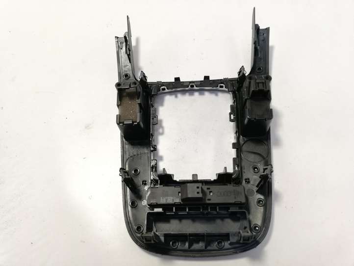 Audi A4 (2007 - 2011)  8K0864261 Рамка рычага переключения передач