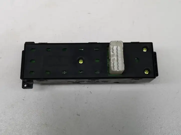 Hyundai Santa Fe (2005 - 2009) 935702B000S4 Блок кнопок стеклоподъемников — фото 3