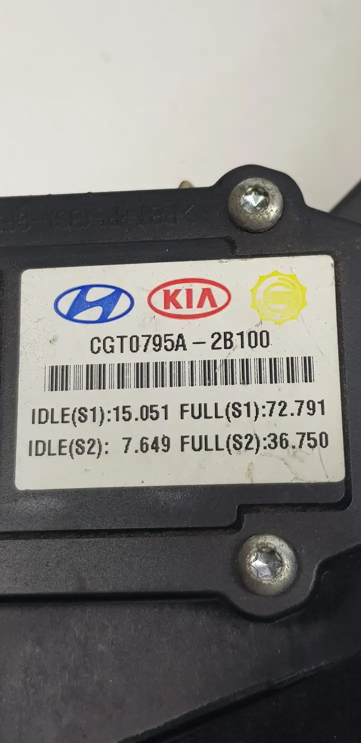Hyundai Santa Fe (2005 - 2009) CGT0795A2B100 Педаль акселератора — фото 5