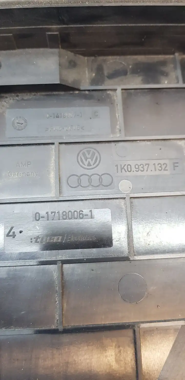 Volkswagen Caddy (2004 - 2010) 017180061 Крышка ящика предохранителей — фото 3