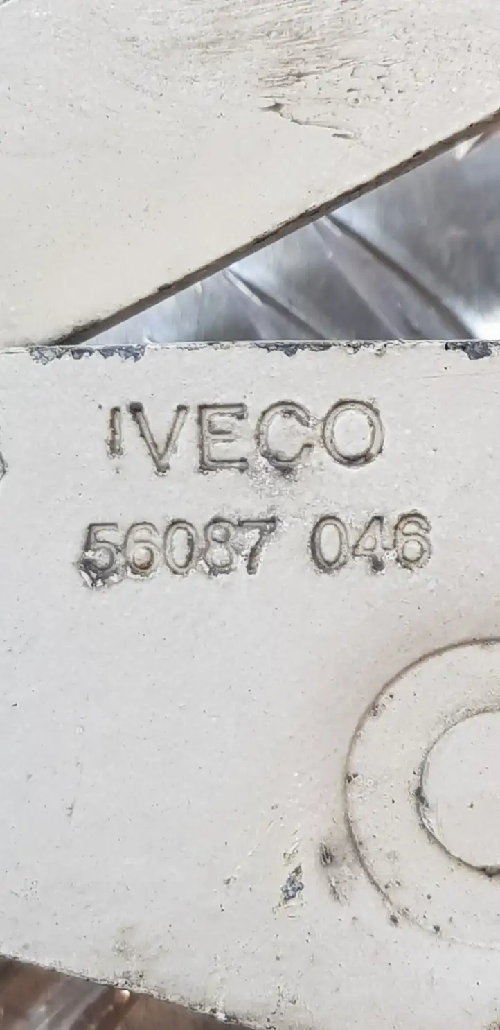 Iveco Daily Daily 35 - 40.10 (2001 - 2016) 56087046 Петли капота — фото 2