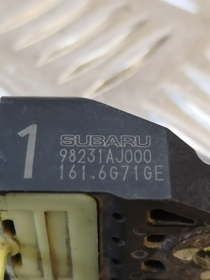 Subaru Outback (2009 - 2014) 98231AJ000 Датчик удара SRS — фото 2